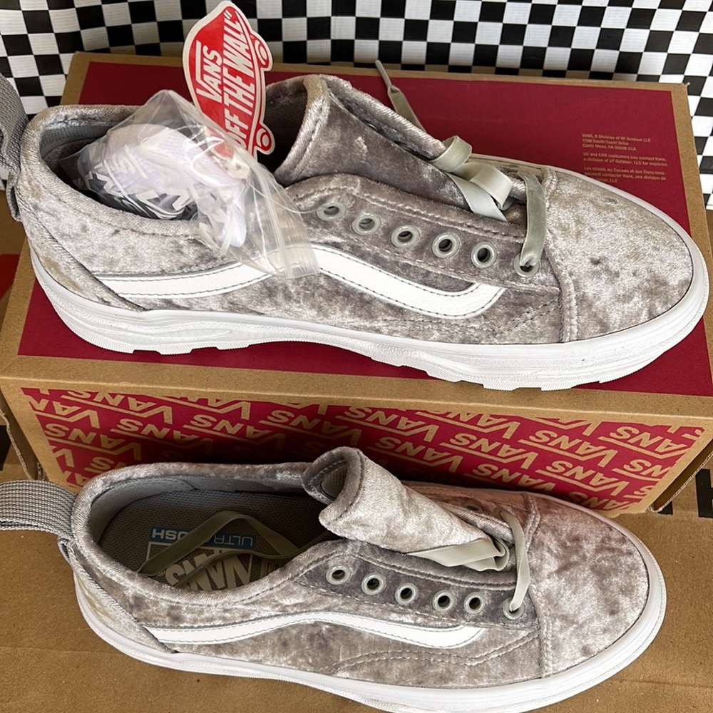Vans Sentry Old Skool Crushed Velvet Silver/True White WMNS sneakers - Picture 3 of 16